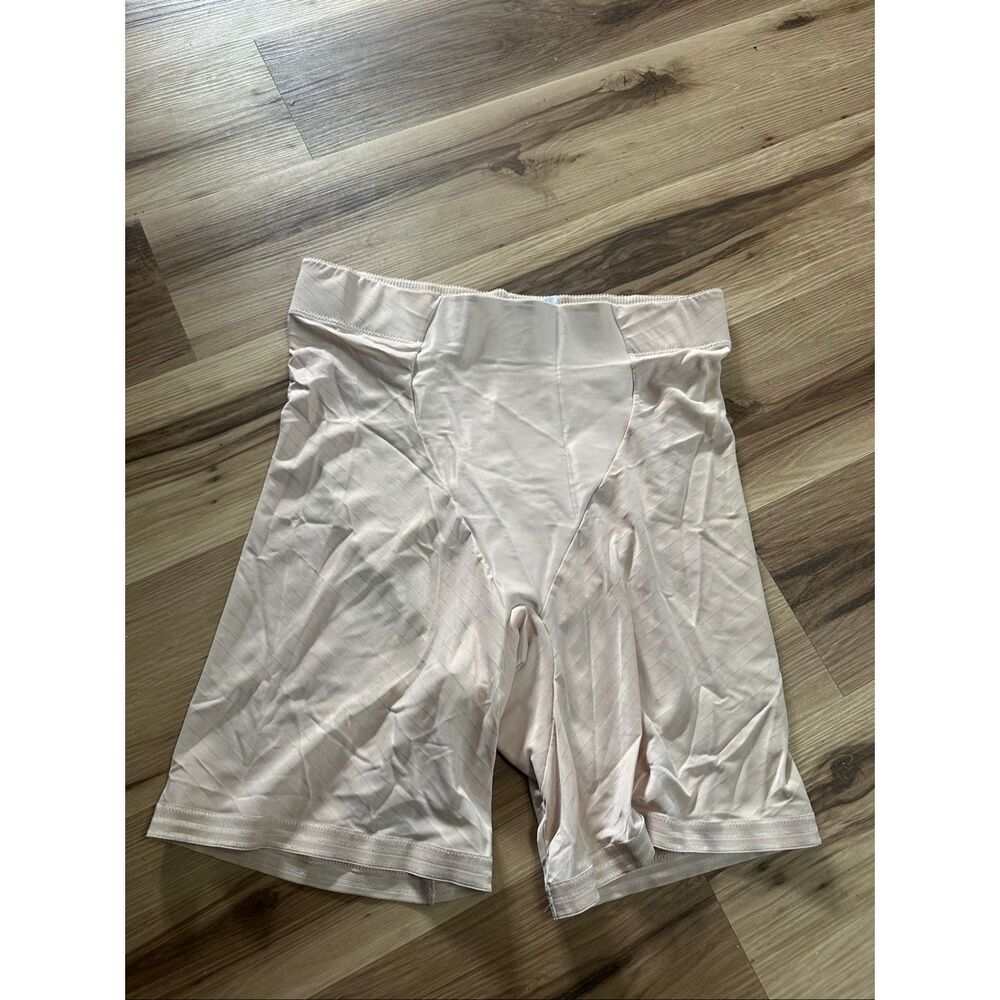 Glamorise nude sculpting 6x beige shapewear shorts